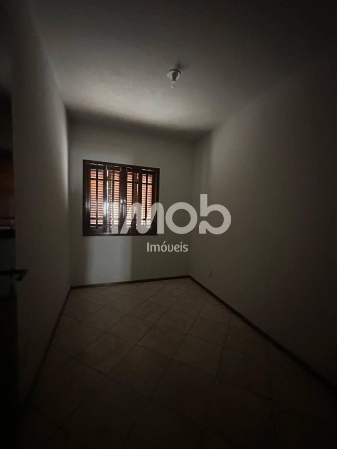 Casa com suíte master + 4 quartos, centro