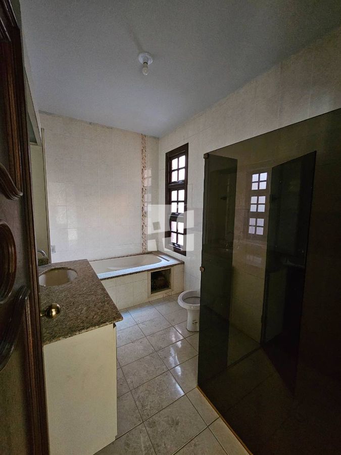 Residencial e Comercial com 3 quartos