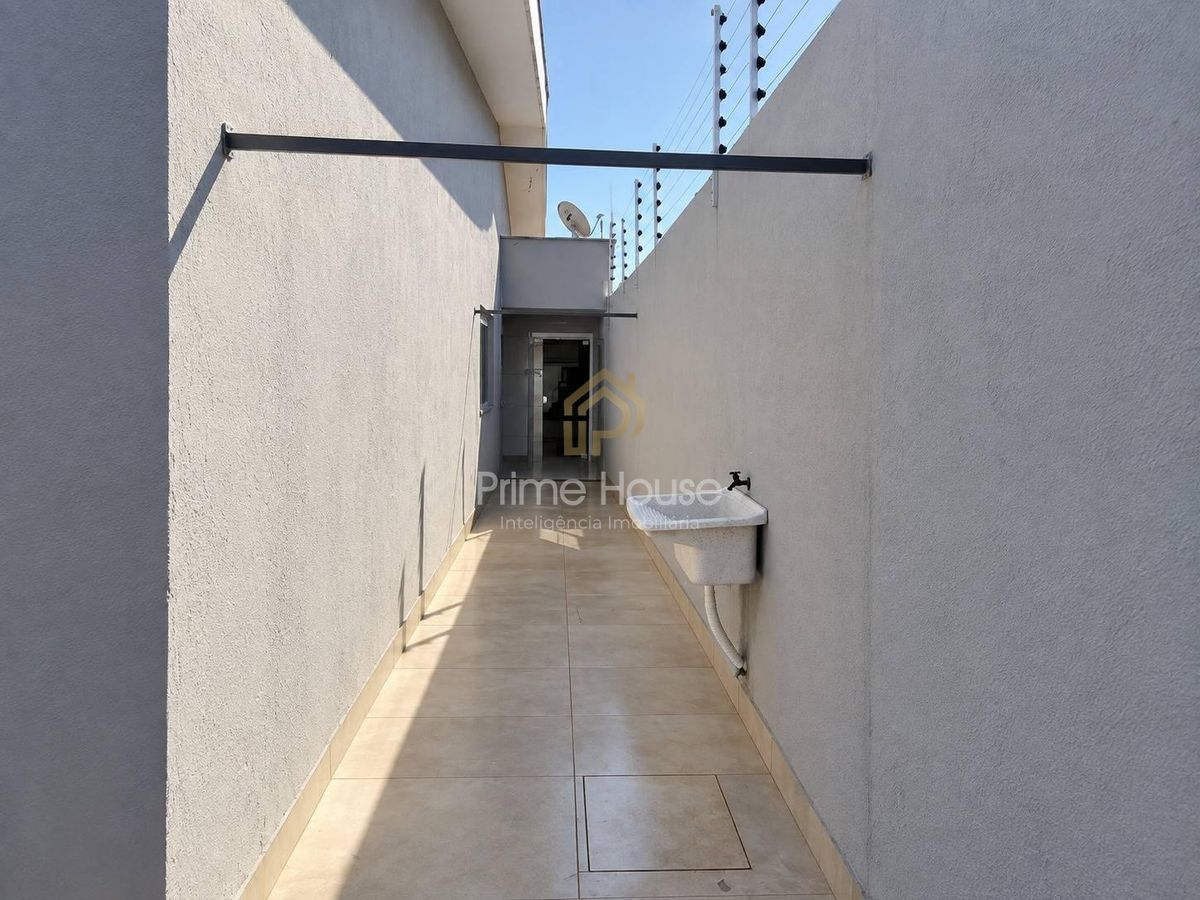 Vende-se Casa no Bairro Altos do Coxipó