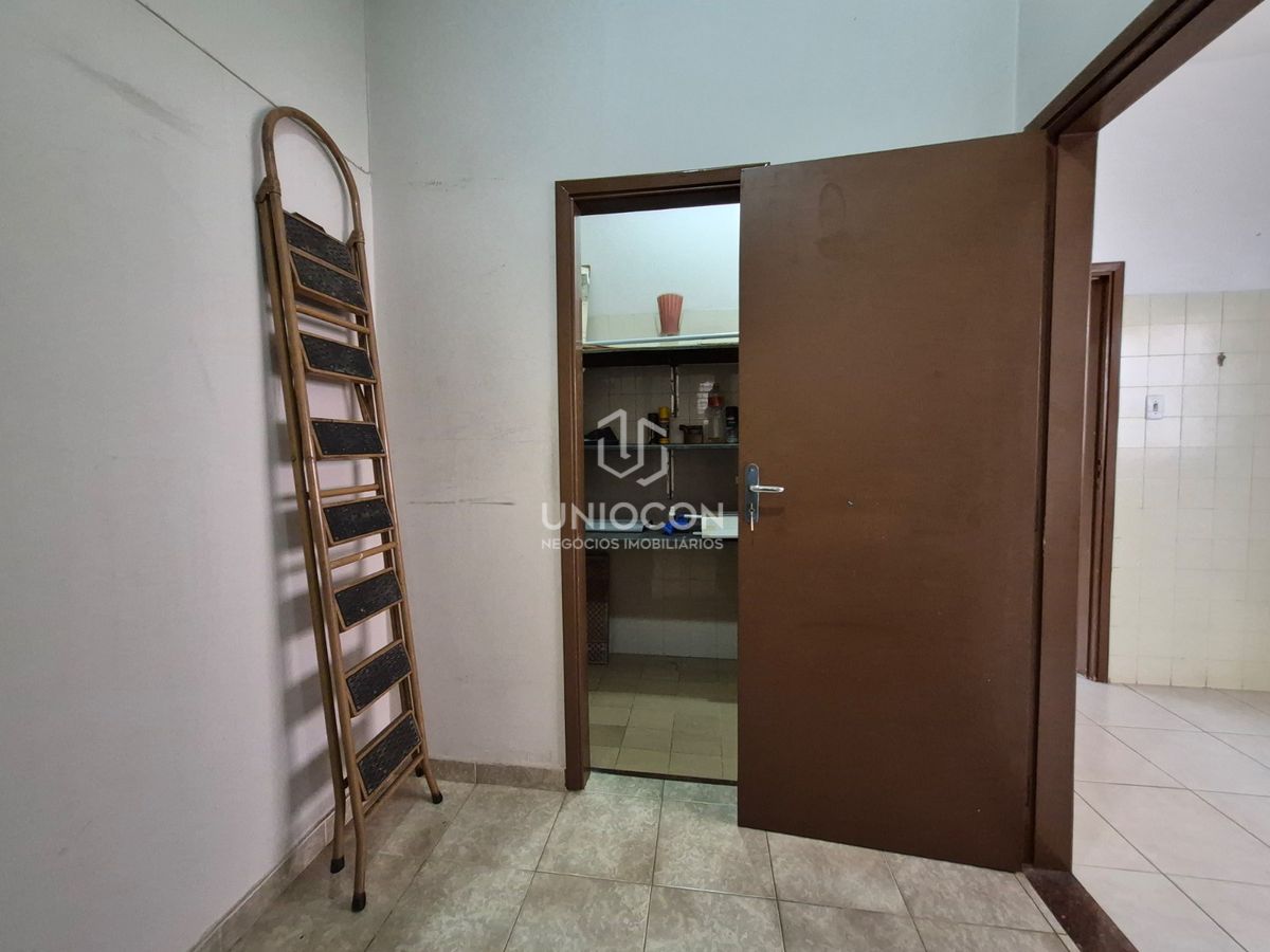 Casa, 3 quartos, 215 m² - Foto 15
