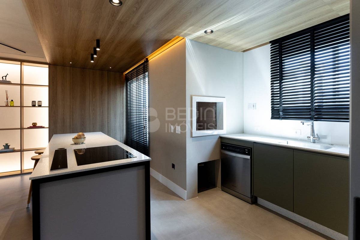 Apartamento de 3 quartos, 136m² no bairro Centro, em Balneário Camboriú | Eu Corretor