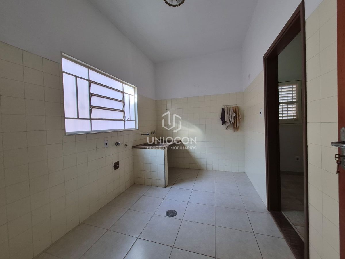 Casa, 3 quartos, 215 m² - Foto 13