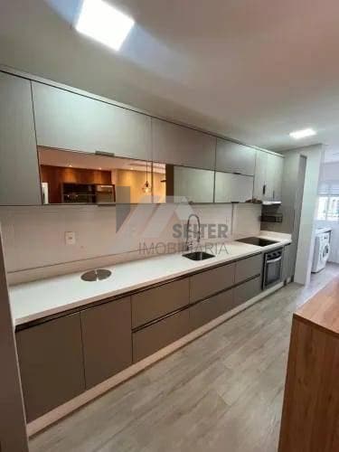 Apartamento com 2 quartos, Centro - Florianópolis