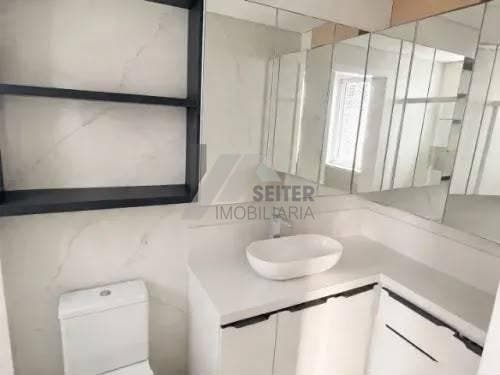 Apartamento com 3 quartos, Centro - Florianópolis