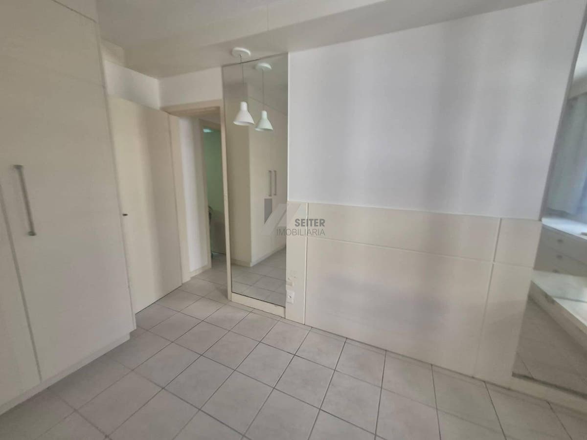 Apartamento de 2 Dormitorios aluguel Itacorubi Mobiliado