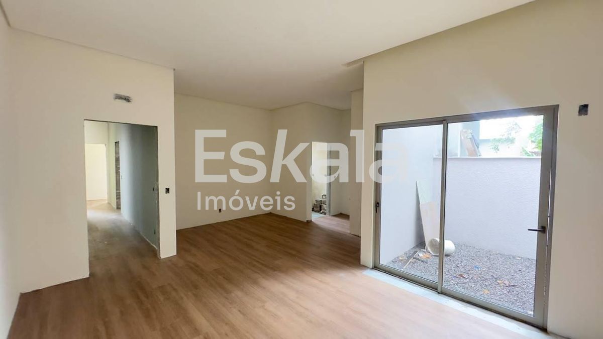 Casa Semimobiliada Com 01 Suíte Master + 02 Dormitórios Rau - Jaraguá Do Sul