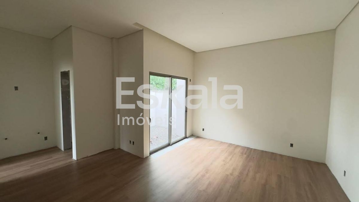 Casa Semimobiliada Com 01 Suíte Master + 02 Dormitórios Rau - Jaraguá Do Sul