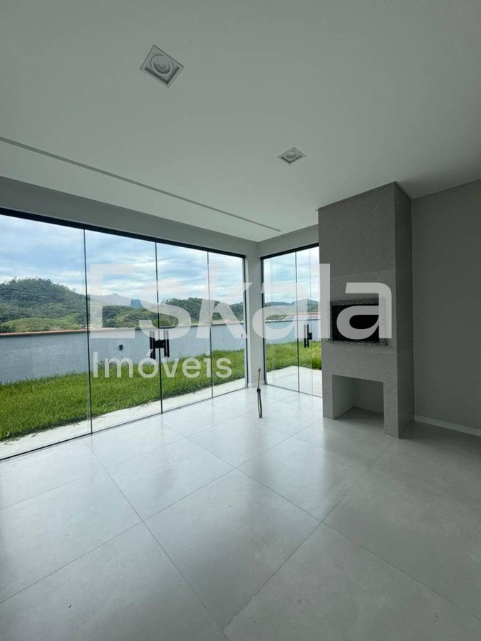 Casa Com 02 Dormitórios + 01 Suíte Jaraguá 99 - Jaraguá Do Sul