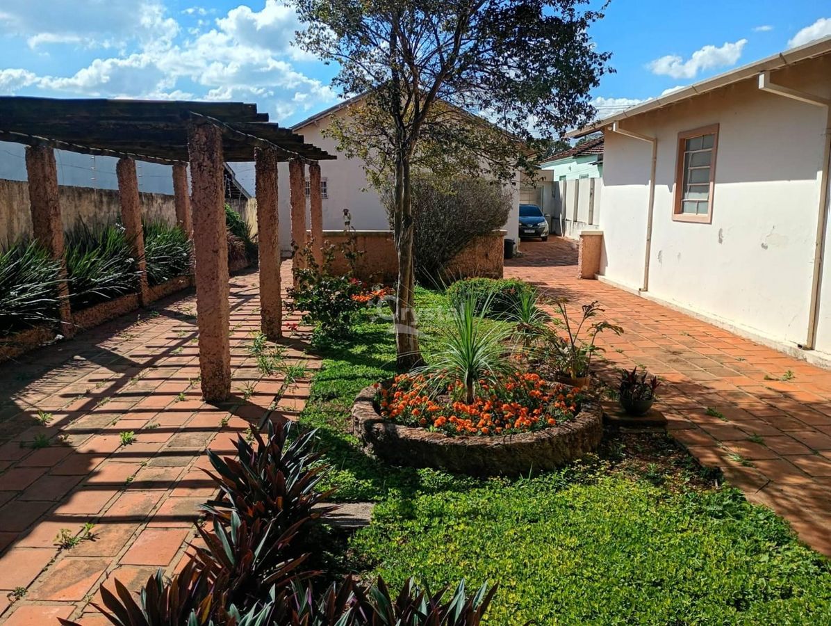 Casa à Venda no Centro de Avaré, com 3 Quartos (1 Suíte), Ampla Garagem e Espaço Gourmet. Foto 5