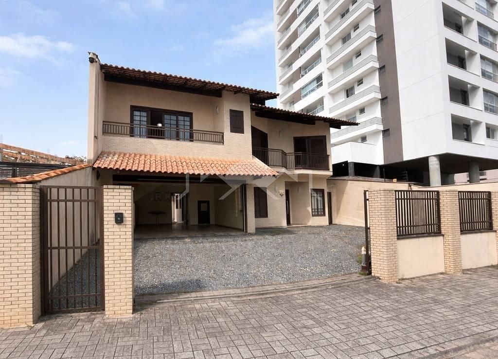 Casa, 3 quartos, 275 m² - Foto 1