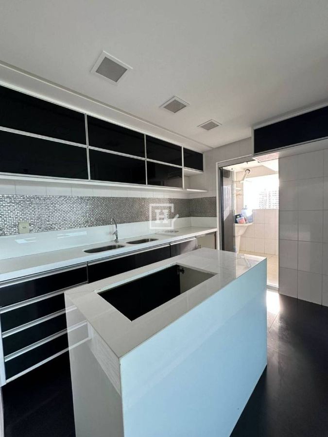 Apartamento com 3 quartos, Atalaia - Aracaju
