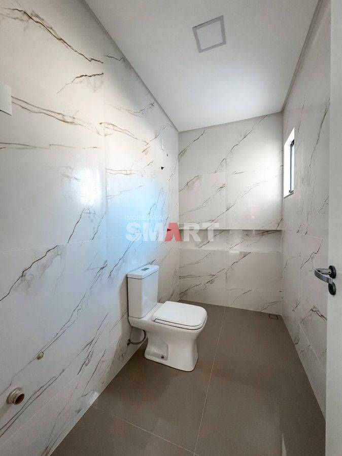 Casa Geminada com 1 Suíte + 2 Quartos na Barra do Rio Cerro