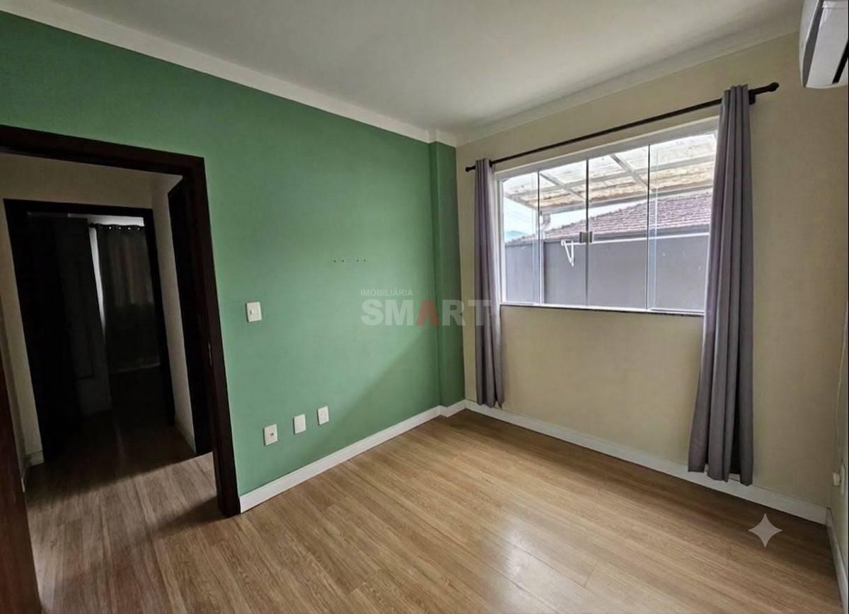 Apartamento com 2 quartos e Ampla Área Externa no Água Verde