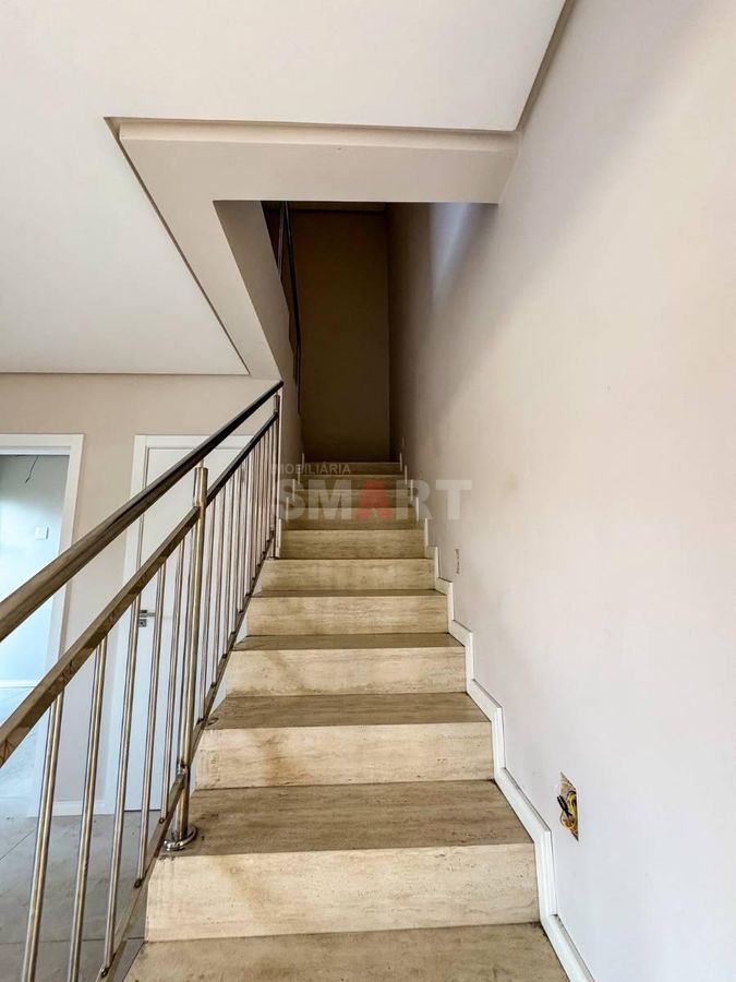Casa Geminada com 01 Suíte e 02 Quartos no bairro Vila Lalau