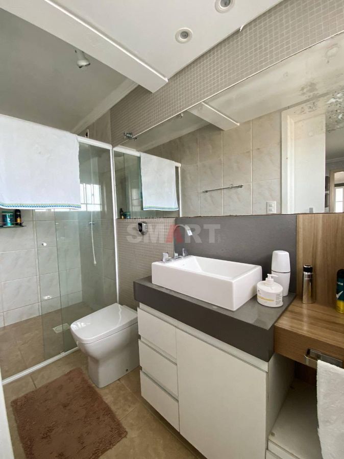 Casa à venda com 3 Suítes + 1 Quarto no bairro Czerniewicz