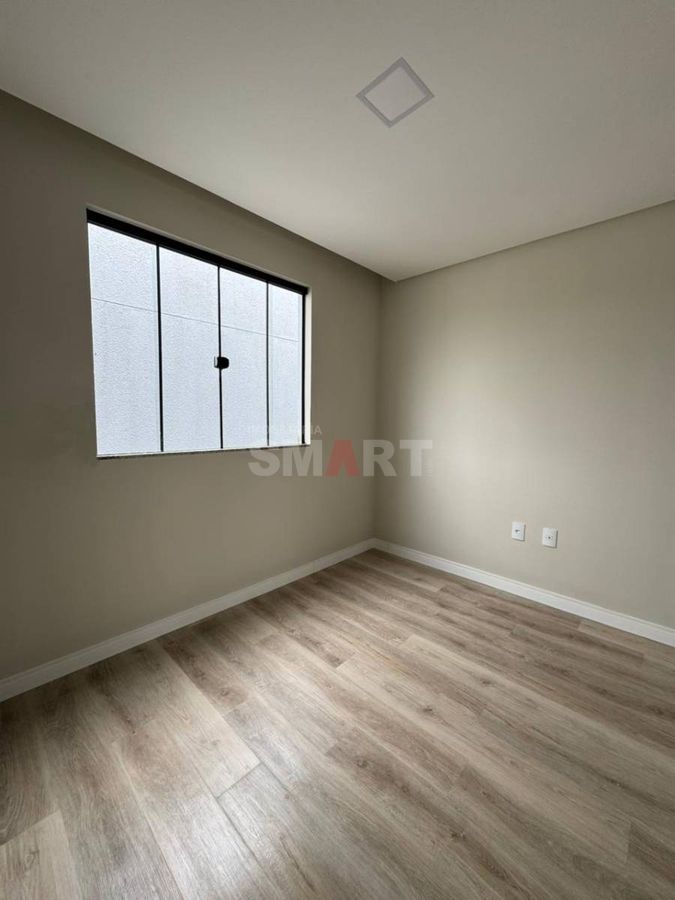 Casa Geminada com 1 Suíte + 2 Quartos na Barra do Rio Cerro