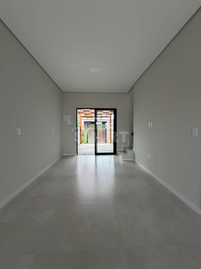 Geminado novo com 2 suítes ou 1 Suíte + 2 Quartos em Local Calmo