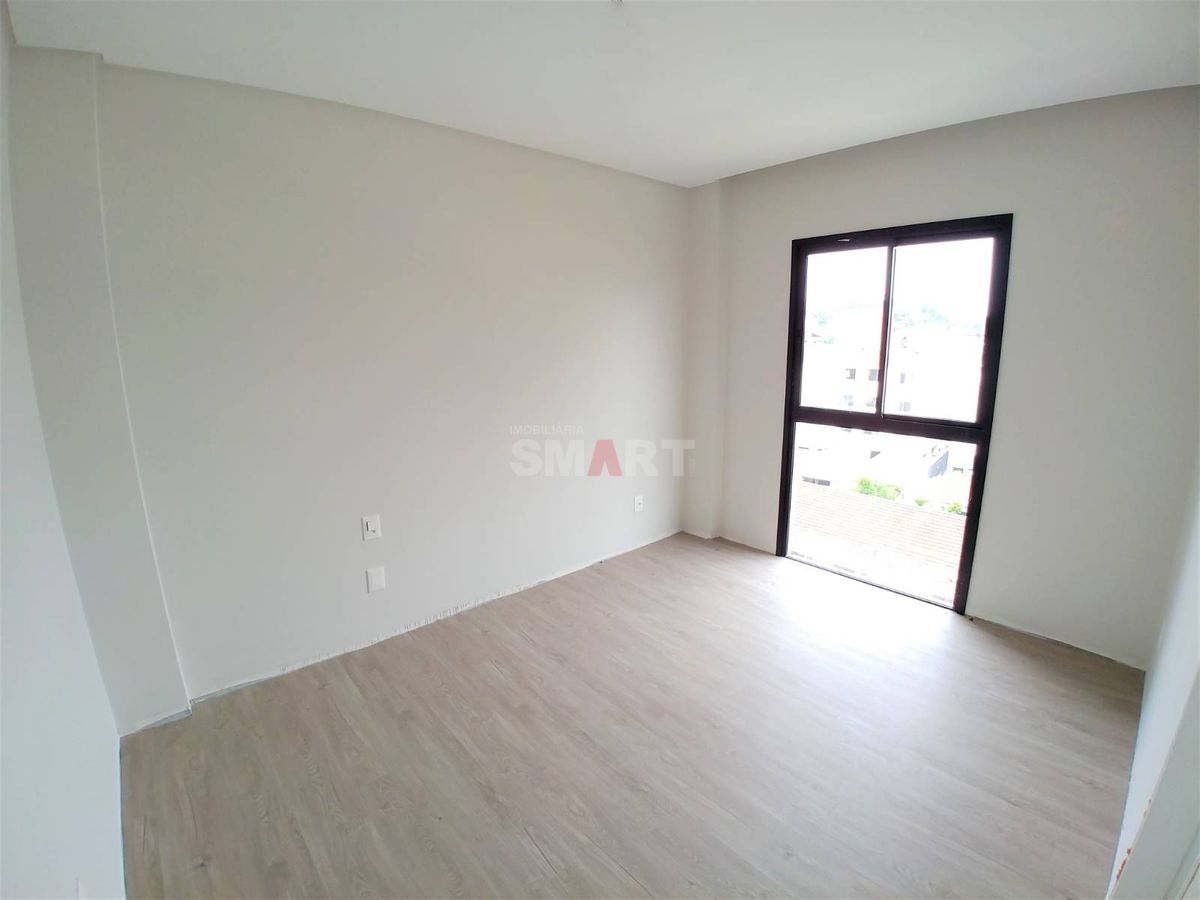 Apartamento com 3 Suítes à Venda no Jaraguá Esquerdo