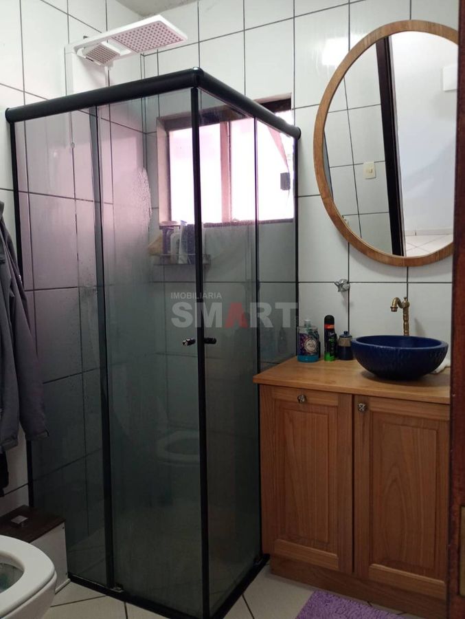 Casa à Venda no Jaraguá 99 com 3 quartos sendo 1 suíte