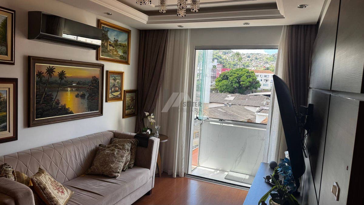 Apartamento 3 dormitórios com 1 suite a Venda em Florianópolis Centro