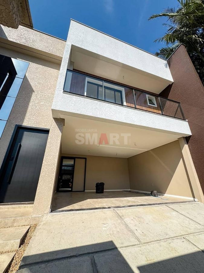 Casa Geminada com 01 Suíte e 02 Quartos no bairro Vila Lalau