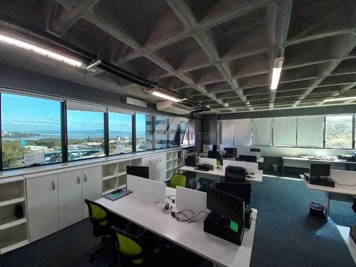 Sala comercial com vista ao Mar a venda