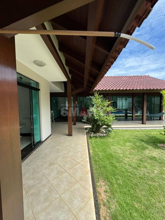 Casa Semimobiliada com 2 Suítes e 1 Quarto no Bairro Vila Nova