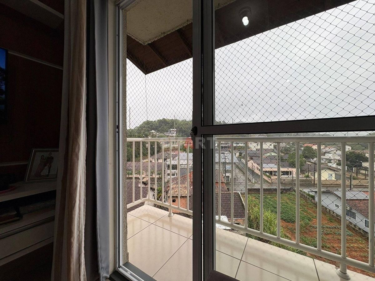 Apartamento com 2 quartos e elevador