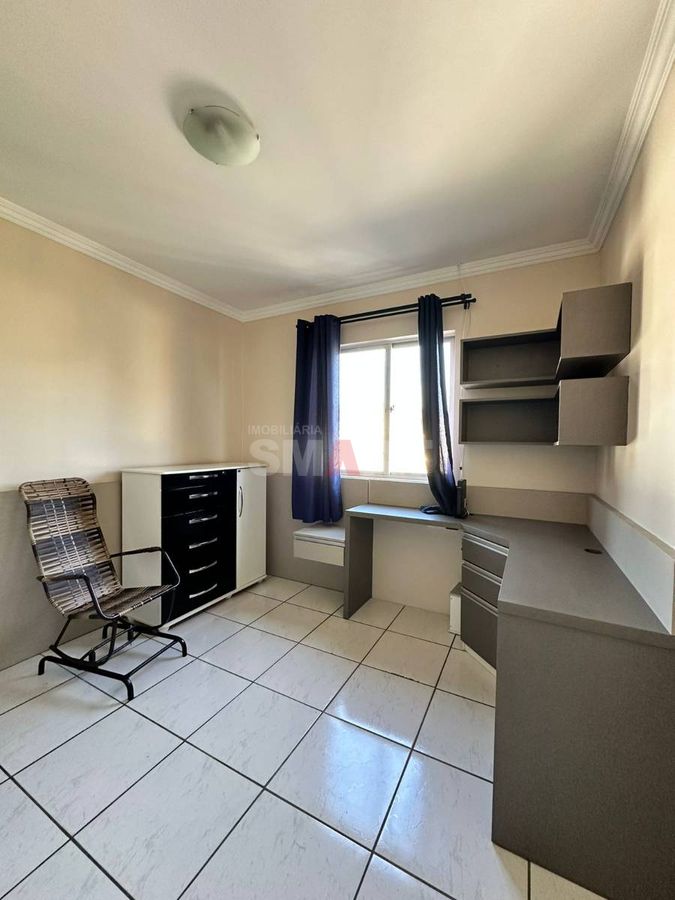 Apartamento Semimobiliado com 03 Quartos no Centro