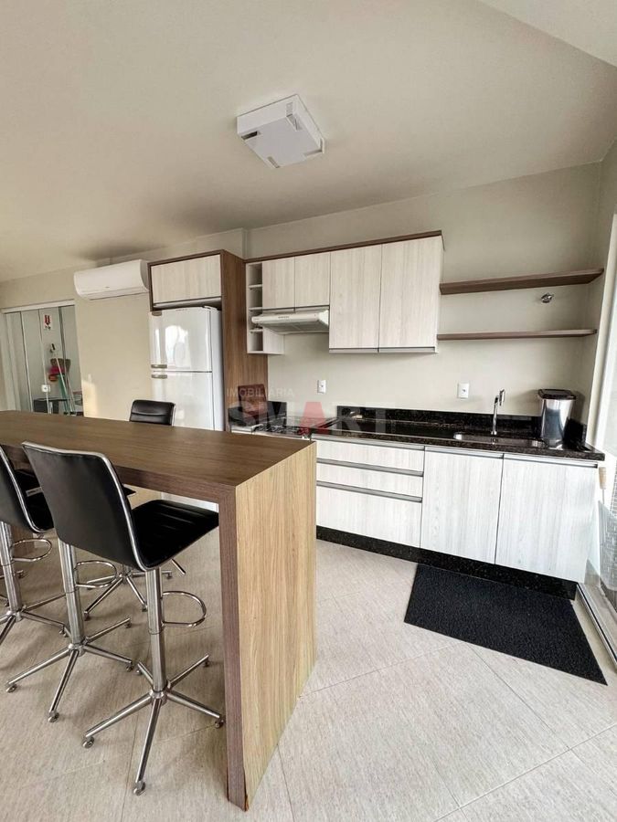 Apartamento com 1 Suíte +2 Quartos no Centro