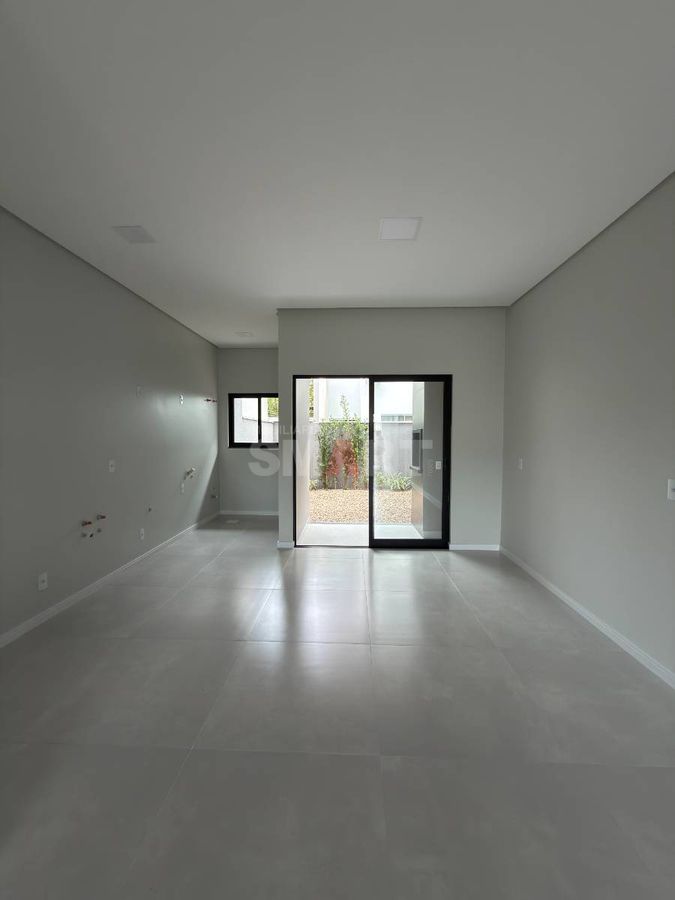 Geminado novo 1 suíte + 2 quartos em fase final de construção