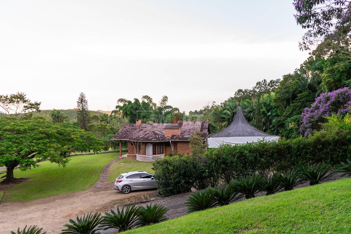 Chácara com 8 Lagoas, 2 Casas e Choupana de Festas em Guaramirim