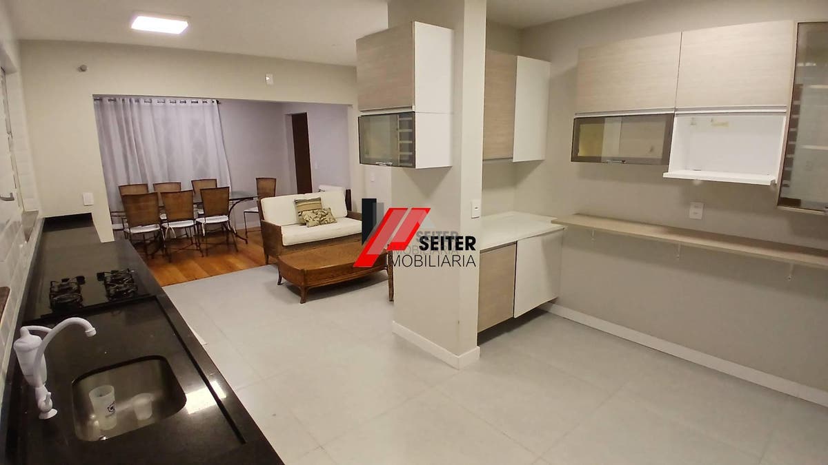Casa a alugar na agronomica