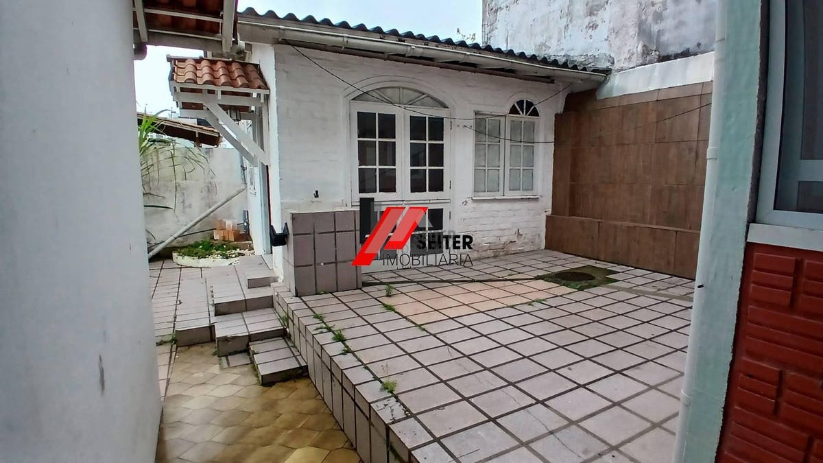 Casa a alugar na agronomica