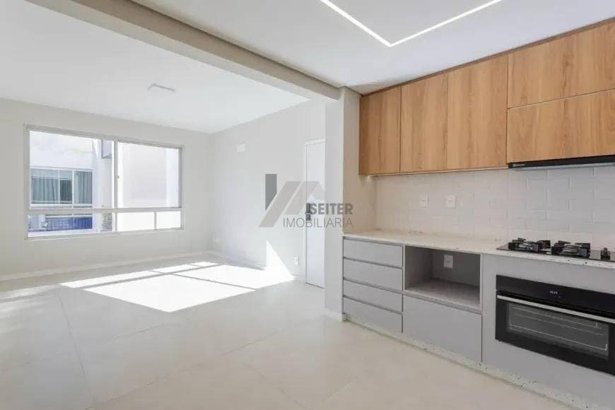 Apartamento com 3 quartos, Centro - Florianópolis
