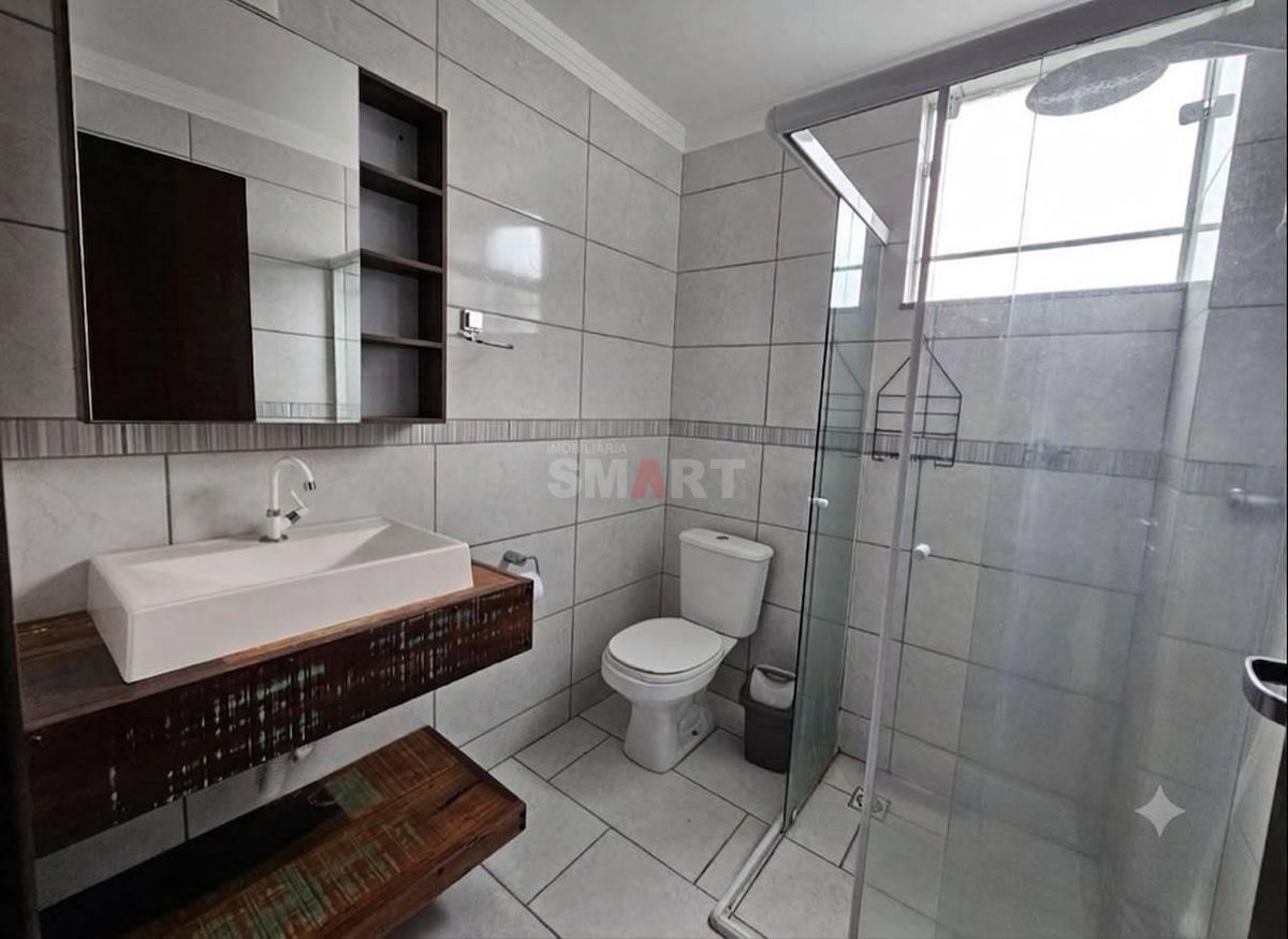 Apartamento com 2 quartos e Ampla Área Externa no Água Verde