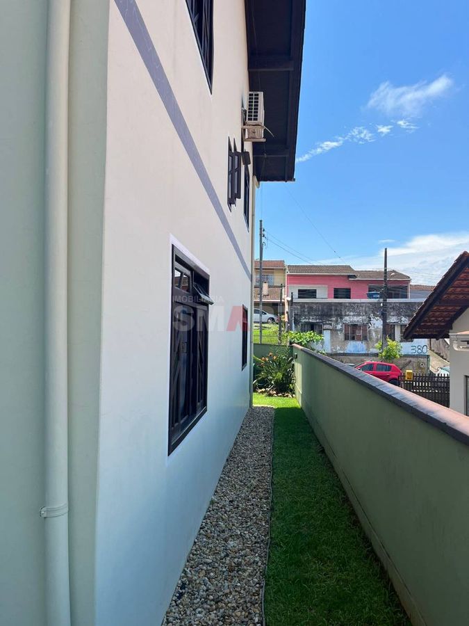 Casa com 1 Suíte e 2 Quartos no Bairro Rau