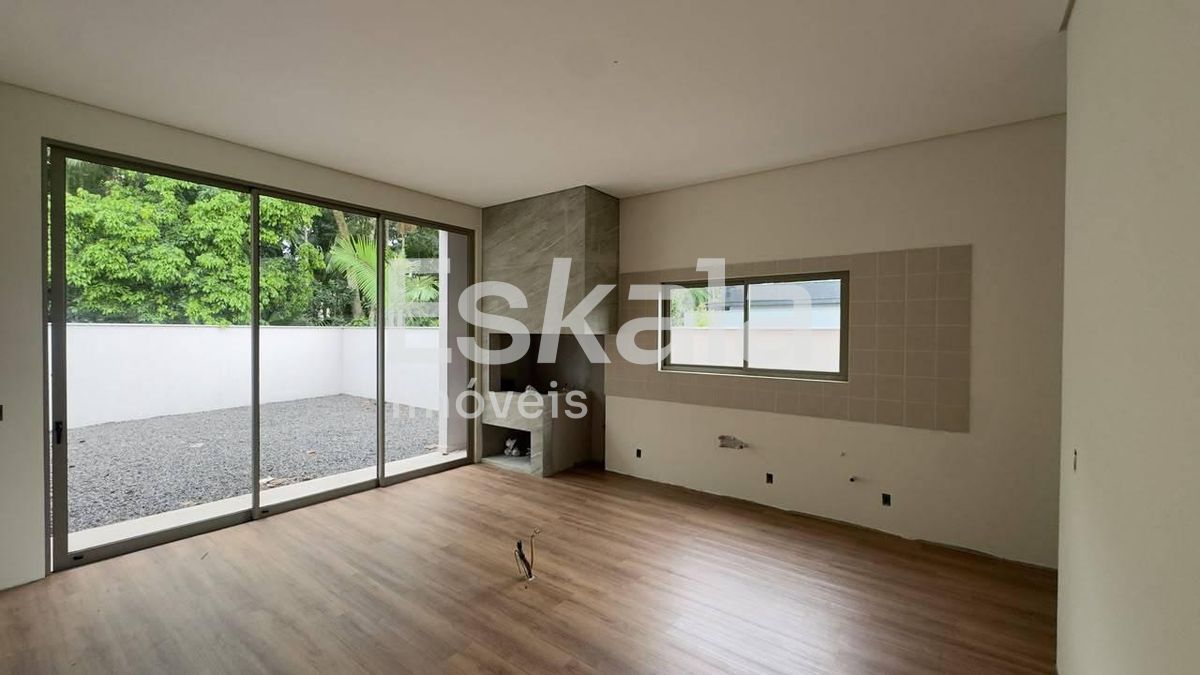 Casa Semimobiliada Com 01 Suíte Master + 02 Dormitórios Rau - Jaraguá Do Sul