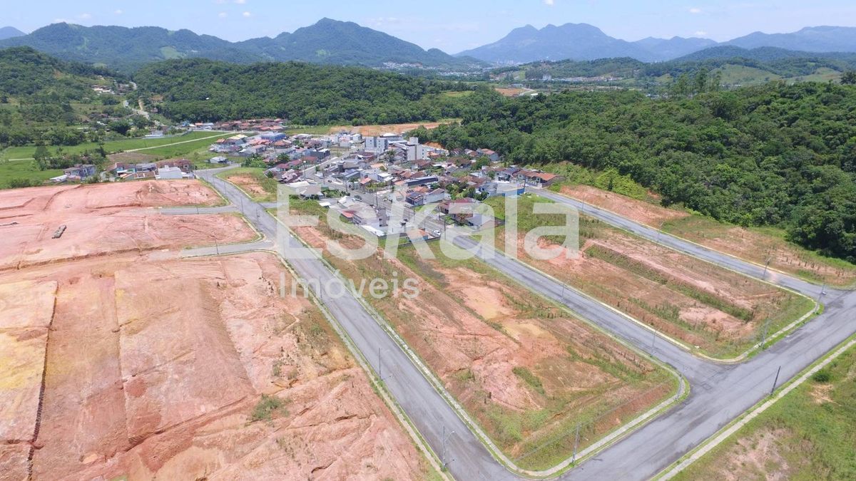 Terreno Com 325m² Localizado no bairro Três Rios do Norte, Jaragua do Sul