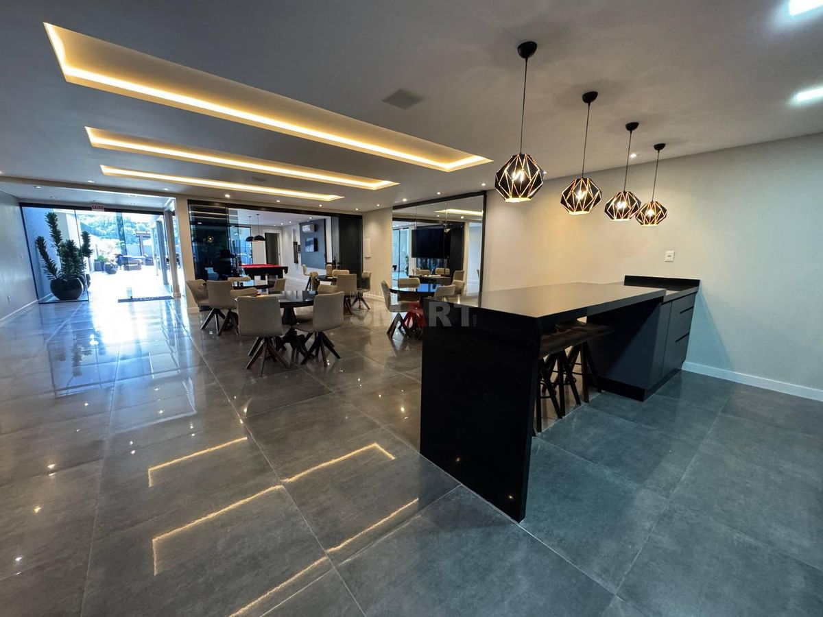 Apartamento com 3 Suítes à Venda no Jaraguá Esquerdo