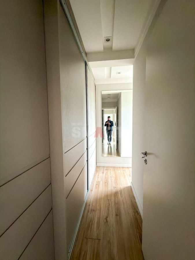 Apartamento no Centro com 1 Suíte + 2 Quartos Prédio Completo