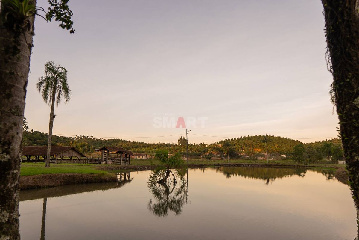 Chácara com 8 Lagoas, 2 Casas e Choupana de Festas em Guaramirim