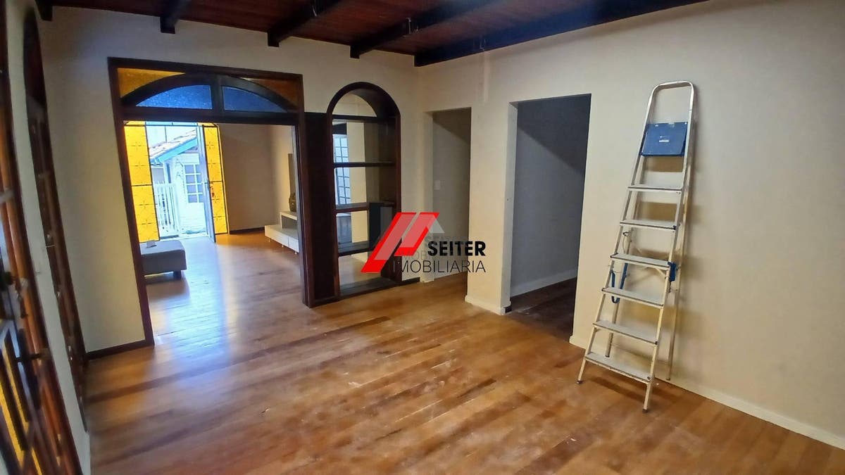 Casa a alugar na agronomica