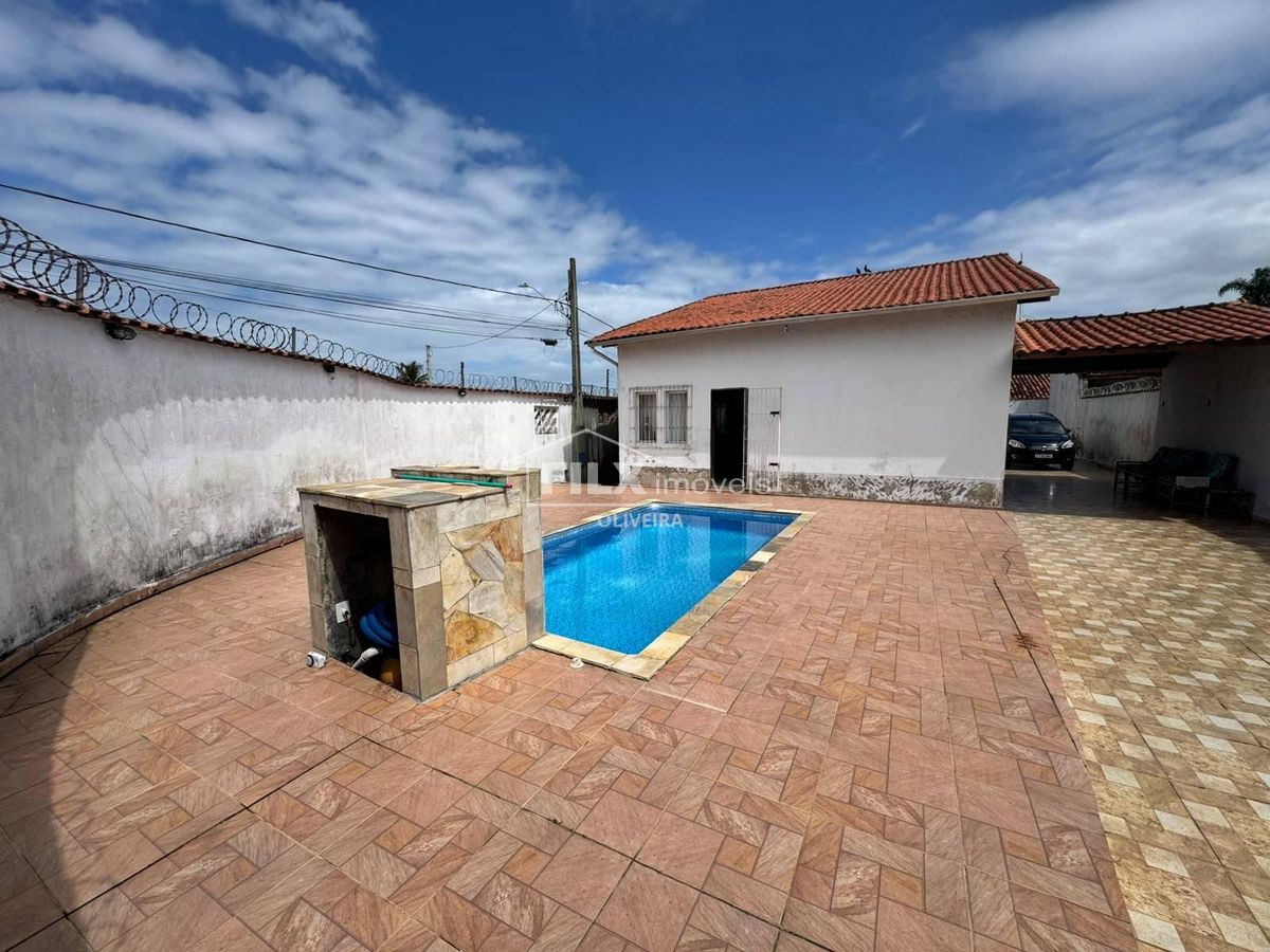 arquitetura simples com telhado de cerâmica