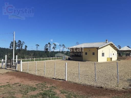 Sítio com 2 quartos - Avaré. Foto 2