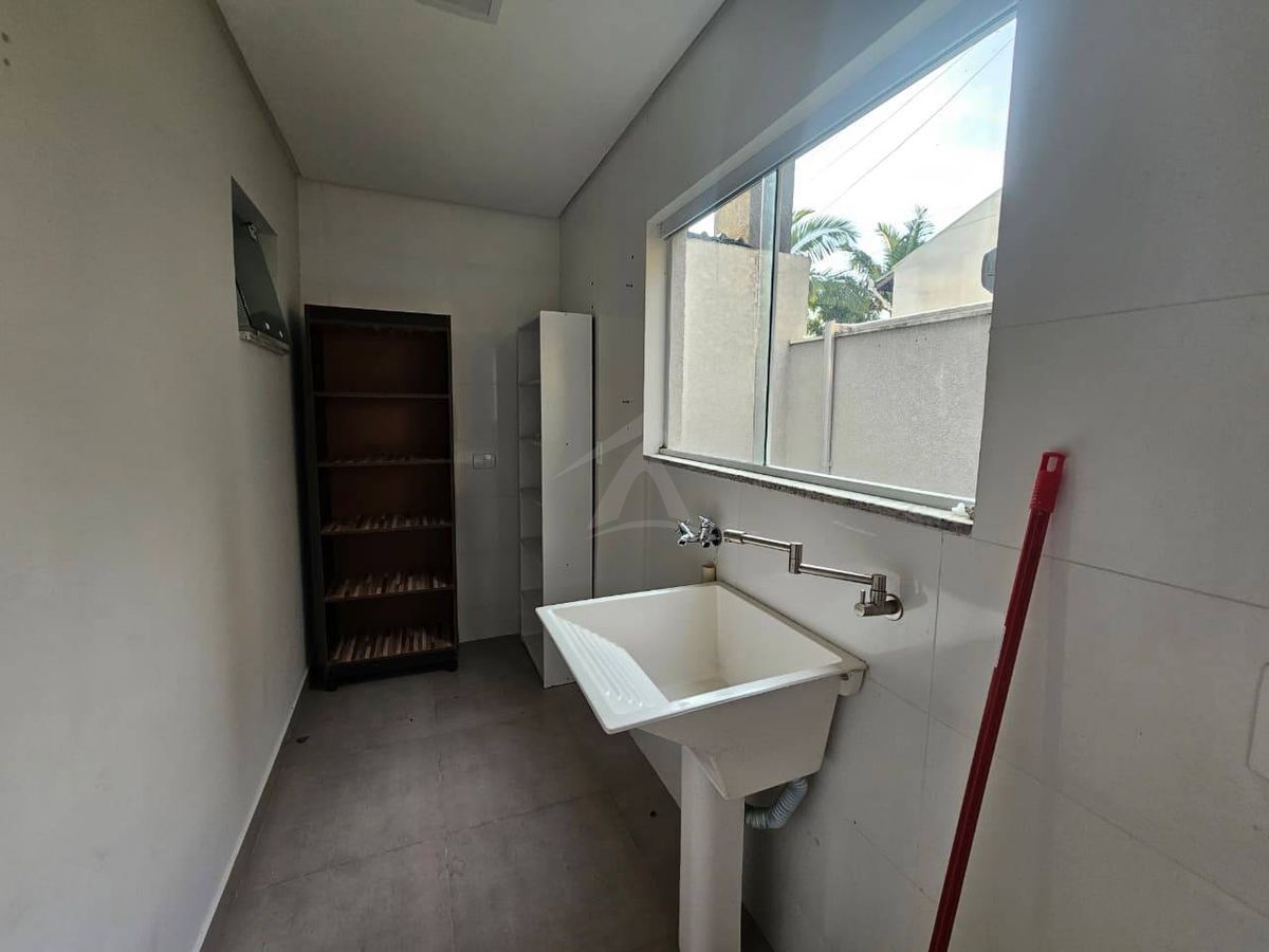 Sobrado mobiliado, 3 quartos sendo 1 suite, rainha do mar