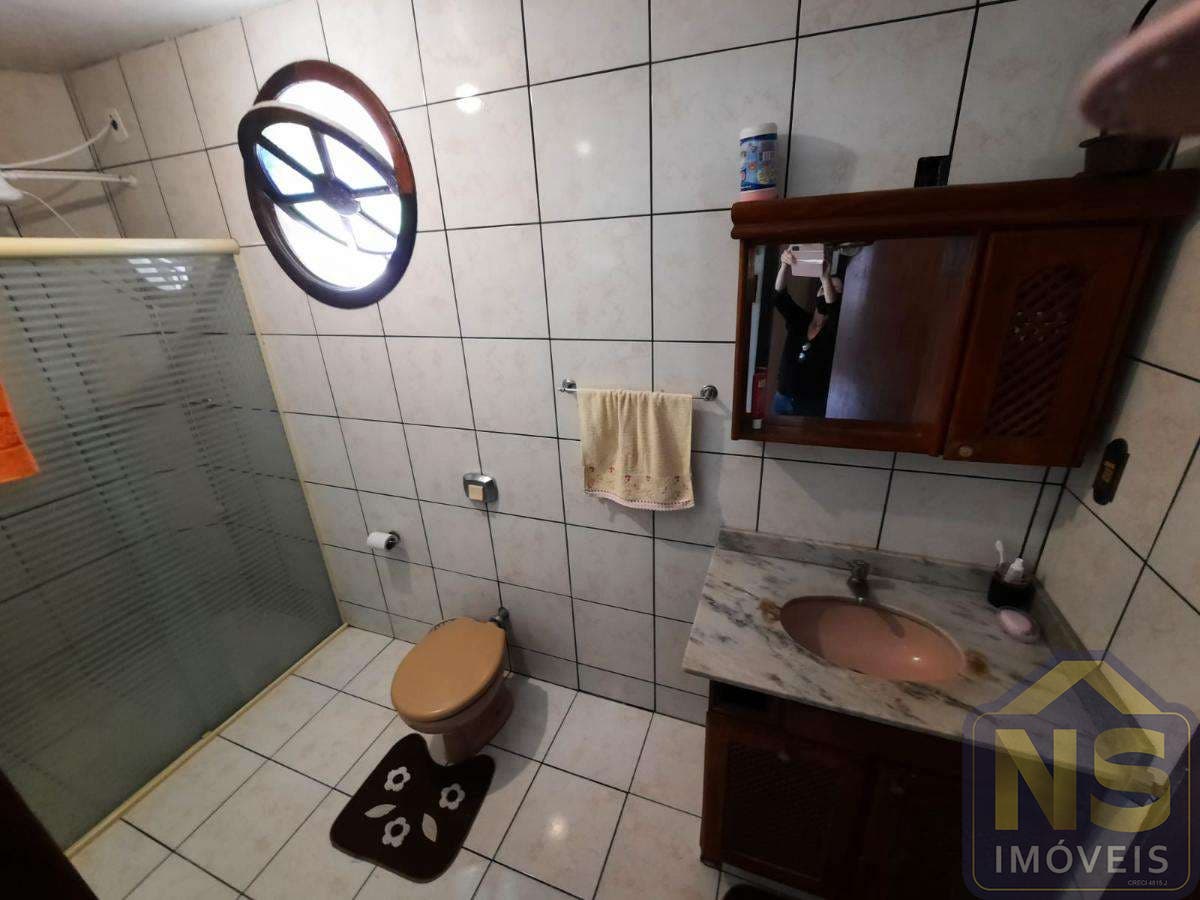 Casa de 5 quartos, no bairro São João, em Itajaí | Eu Corretor