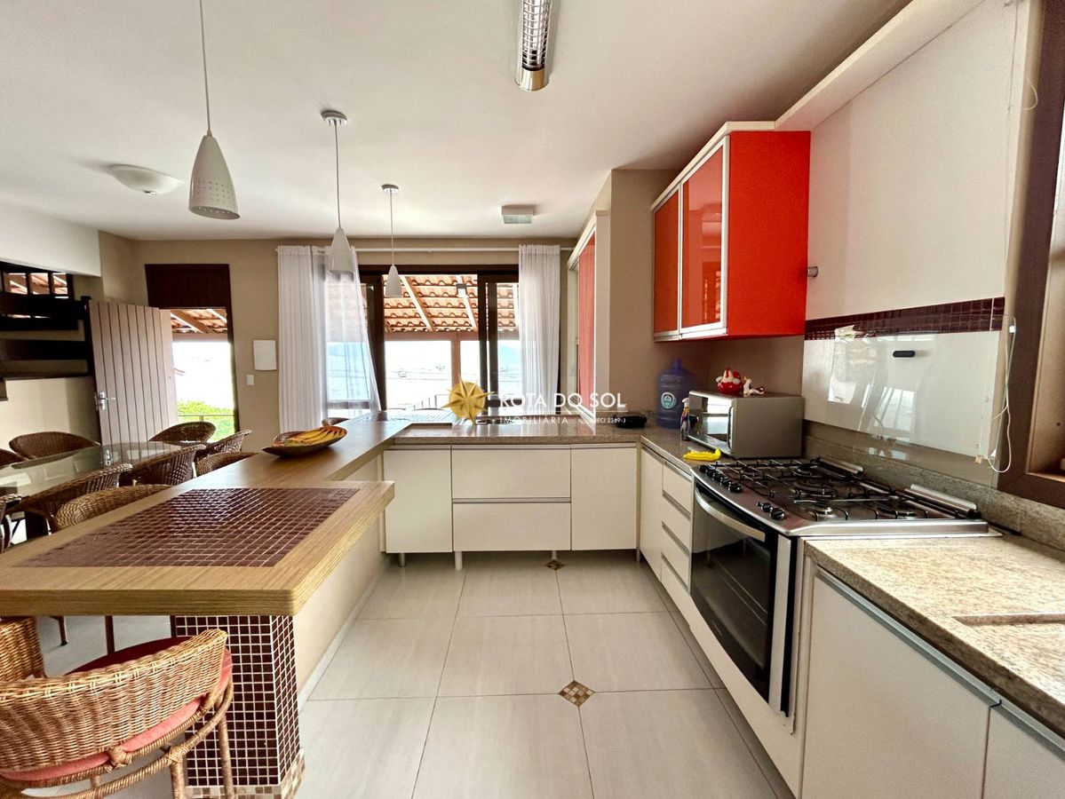 Casa frente mar à venda Praia Zimbros Bombinhas SC — foto 13