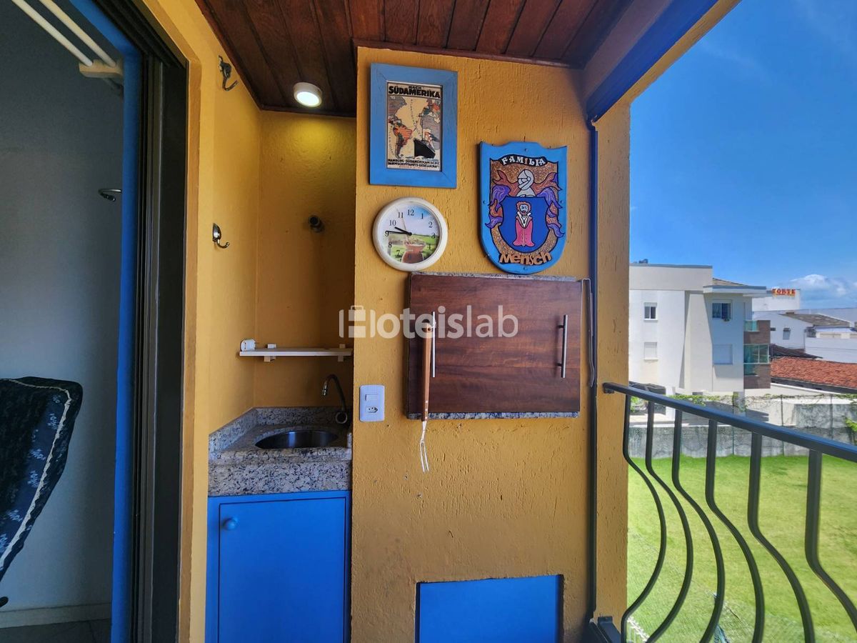 Lindo apto de 2 quartos com piscina a 300m da praia