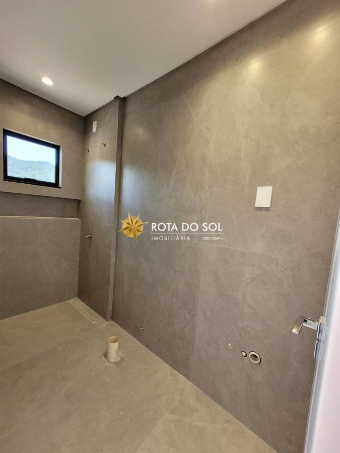 Sobrado 3 suítes novo com piscina Praia Bombas Bombinhas SC — foto 13